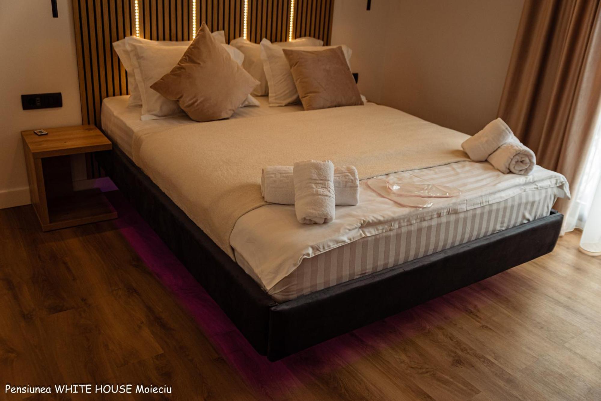 White House Moieciu Hotel Moieciu de Jos Exterior photo